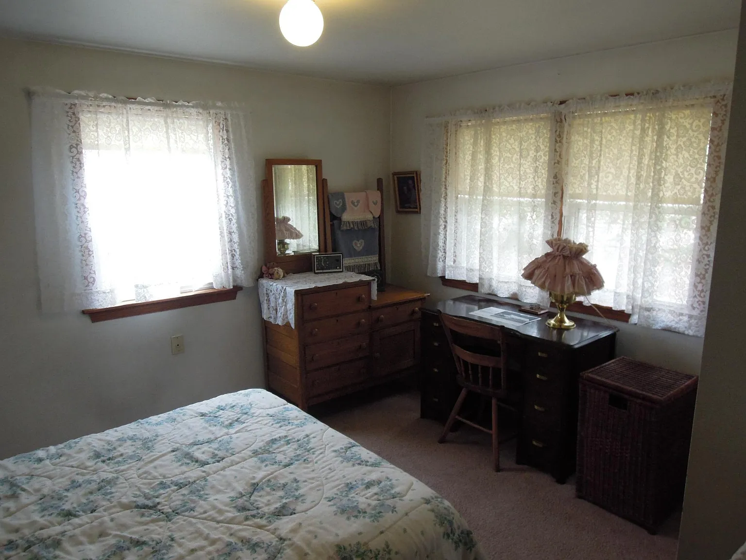 1 bed, 692 sqft, $1,300 — Photo 4