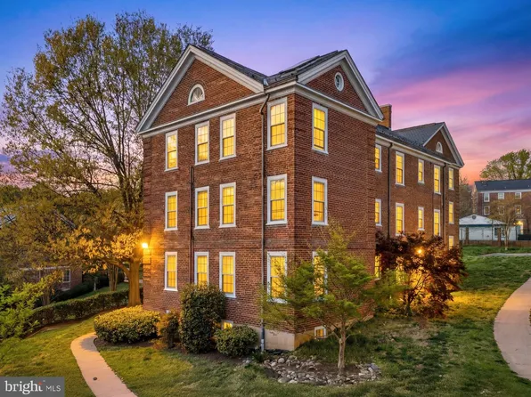 3861 Porter St NW APT C285, Washington, DC 20016