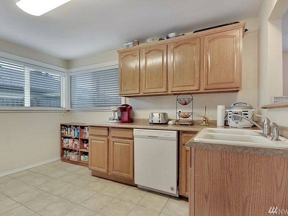 5th image of 861 S 72nd St