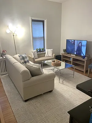 Rented by City Connections Realty | media 2