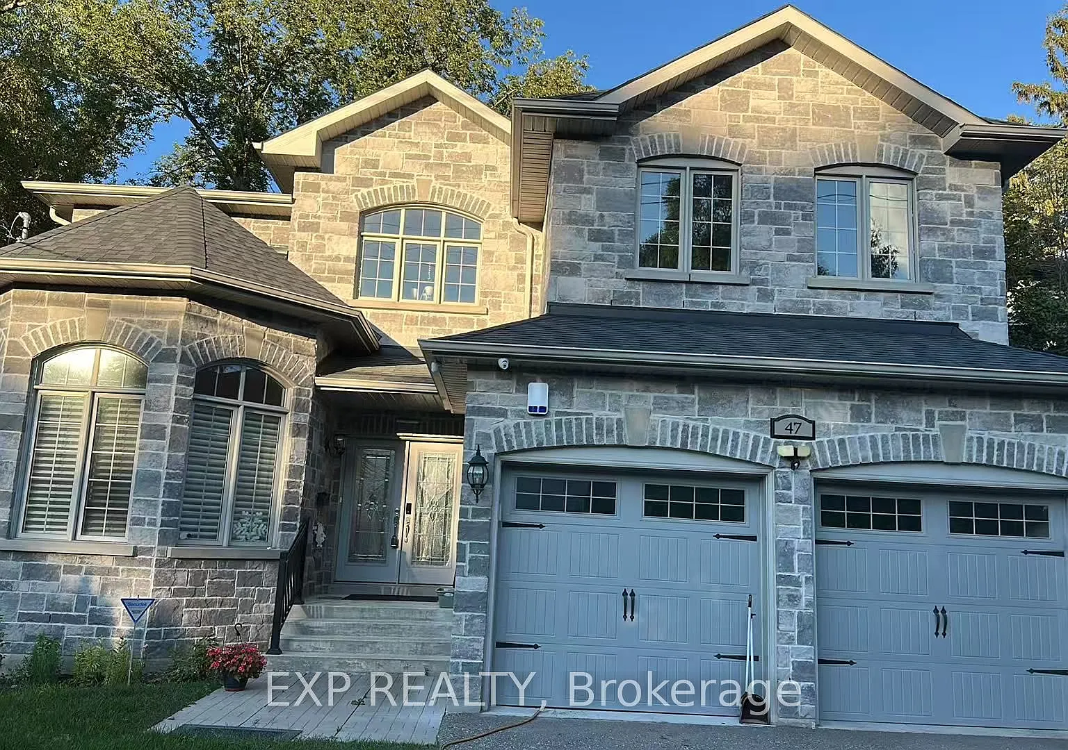 3 bed, $2,500 — Photo 1