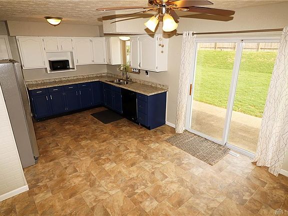 4th image of 1017 Willowdale Ave