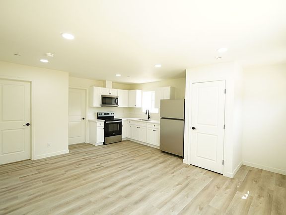 5th image of 4805 Charlotte Way #4811