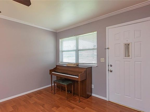 4th image of 1501 Tudor Dr