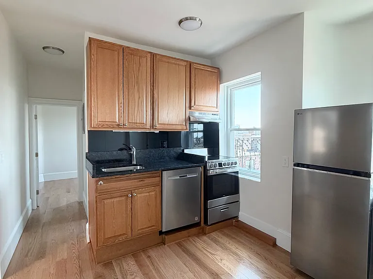 106 Myrtle St #18 — Photo 4