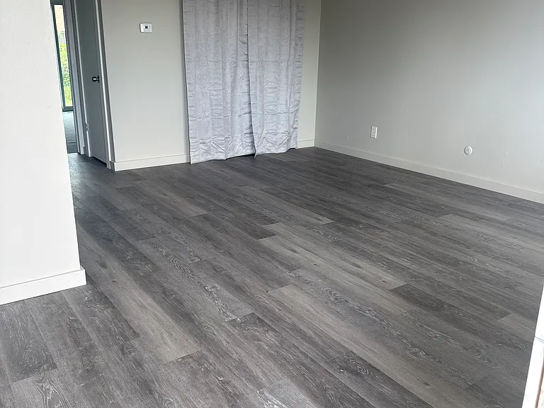 908 E 17th Ave — Photo 3