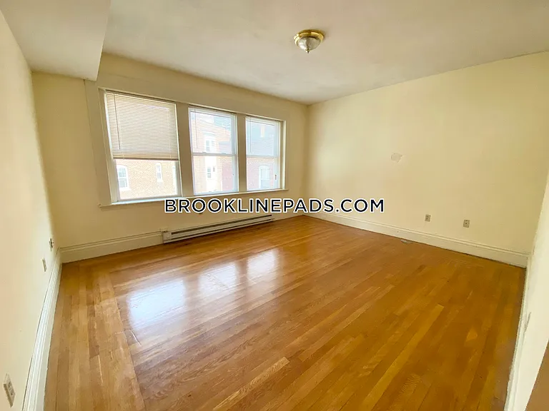 1414 Beacon St #3F — Photo 13