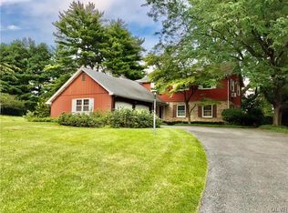 1160 Blossom Cir, Bethlehem, PA 18017