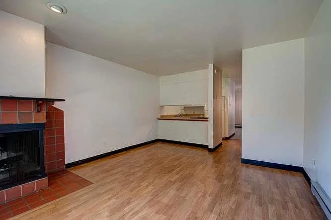 2024 Goss St #4 — Photo 4
