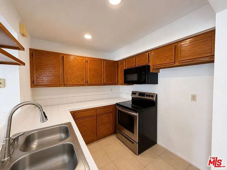 1158 Tivoli Ln #180 — Photo 7