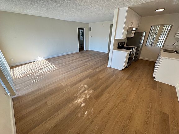 2nd image of 4663 Rosewood Ave APT 1