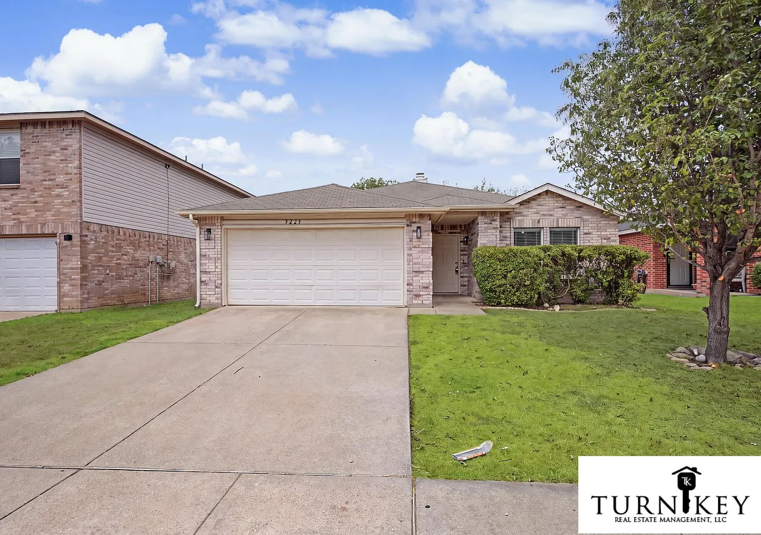 Beautiful 3/2 in Prime Fort Worth Minutes from Lake Worth & Downtown! — Photo 2