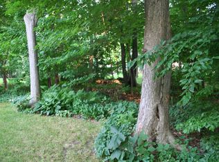 6527 Crabapple Dr, Troy, MI 48098