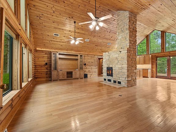 3rd image of 12868 Levi Rd