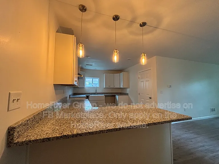 882 Maple Dr — Photo 9