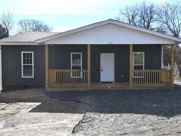 703 Snead St, Wentworth, NC 27320