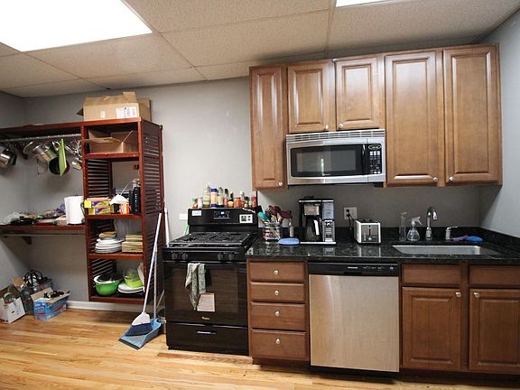 2nd image of 1800 W Berenice Ave