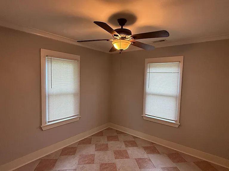 2623 Greenland Ave — Photo 5