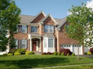 30 Crestview Dr, Clinton, NJ 08809