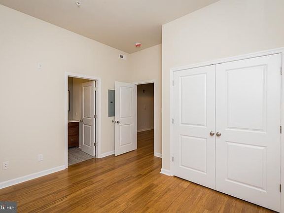 5th image of 2422 Frankford Ave #5
