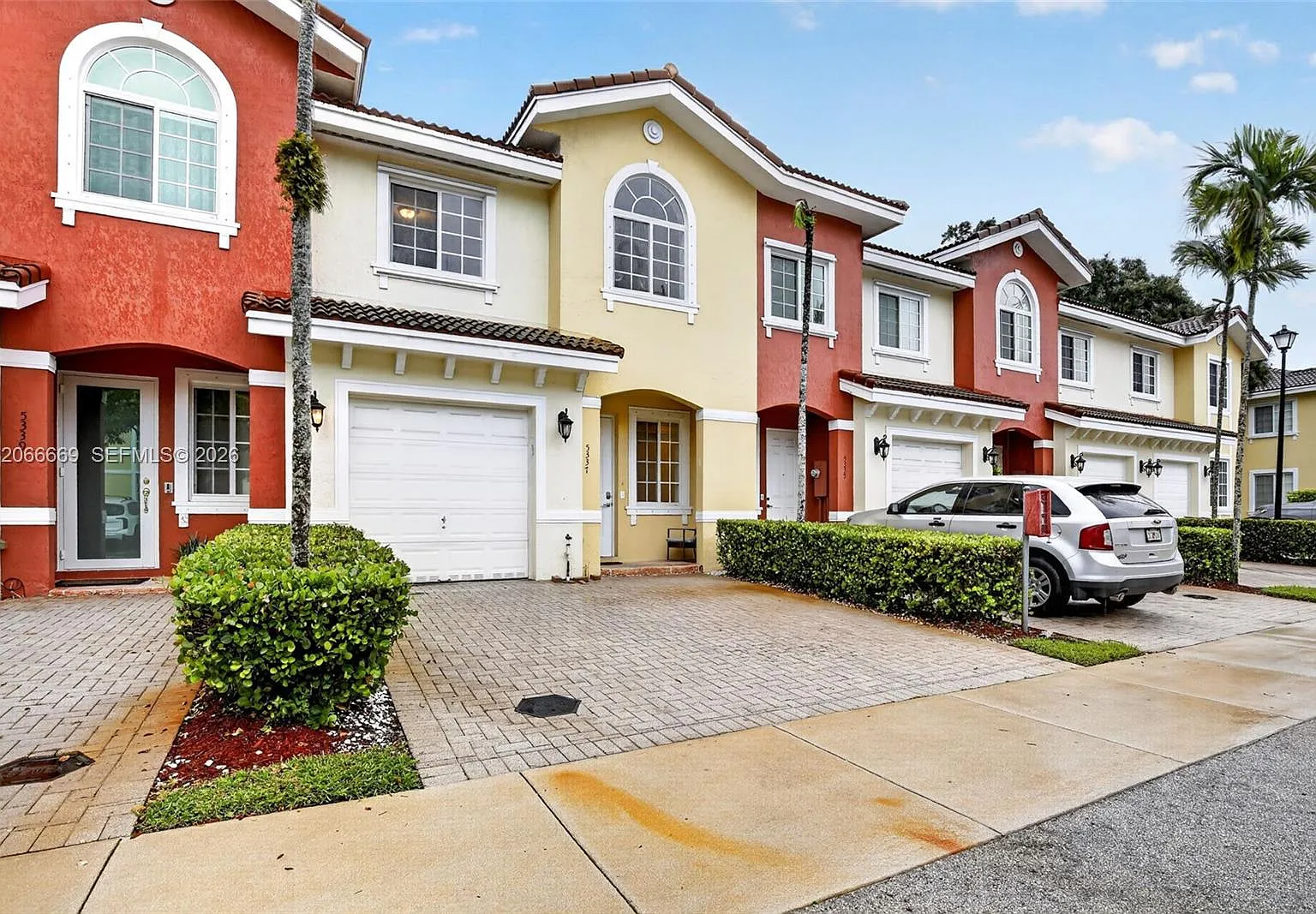 Villas At Oak Hammock — Photo 2
