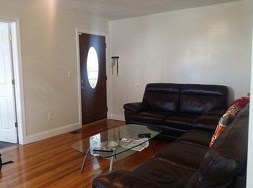 5th image of 217 Marlboro St #1F