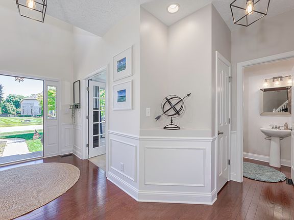 3rd image of 6867 W Thornebush Dr