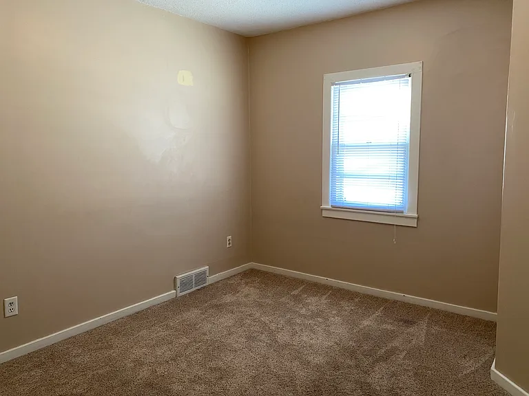 1429 Idaho Ave S — Photo 9