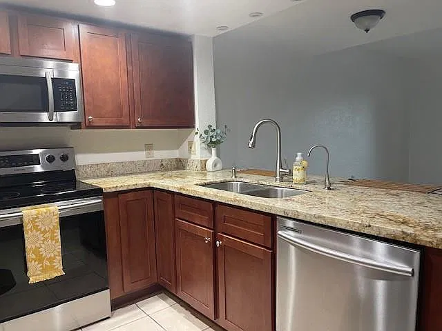 2 bed, 2.5 bath, 1032 sqft, $2,150 — Photo 1