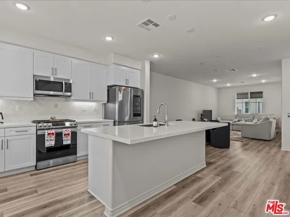 17923 Goodyear, Carson, CA 90746