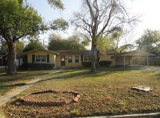 910 Washington Dr, Alice, TX 78332