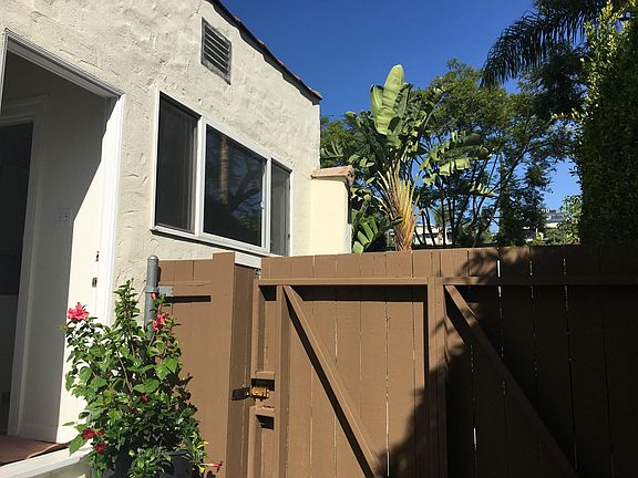 SIDE ENTRANCE AND GATE