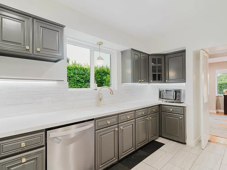 13405 Tiara St — Photo 24