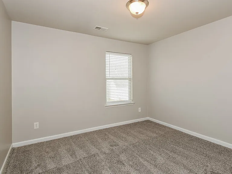 180 Chandler Trce — Photo 14