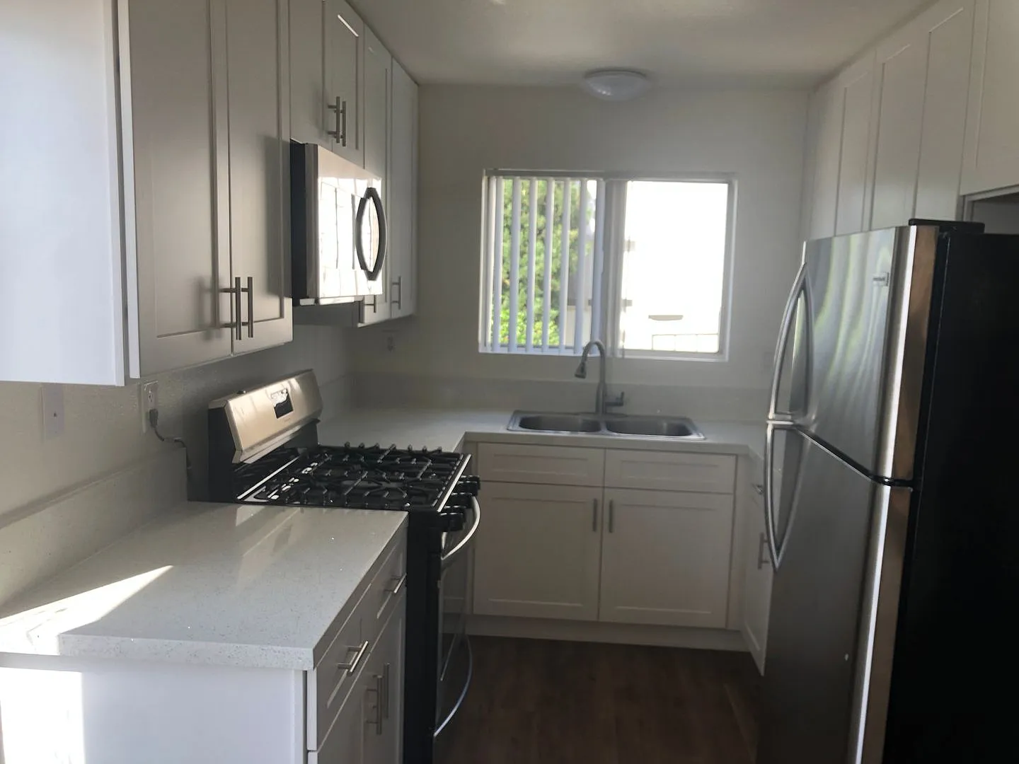 2138 Thomas Ave — Photo 1