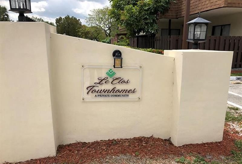 1st image of 211 San Remo Blvd