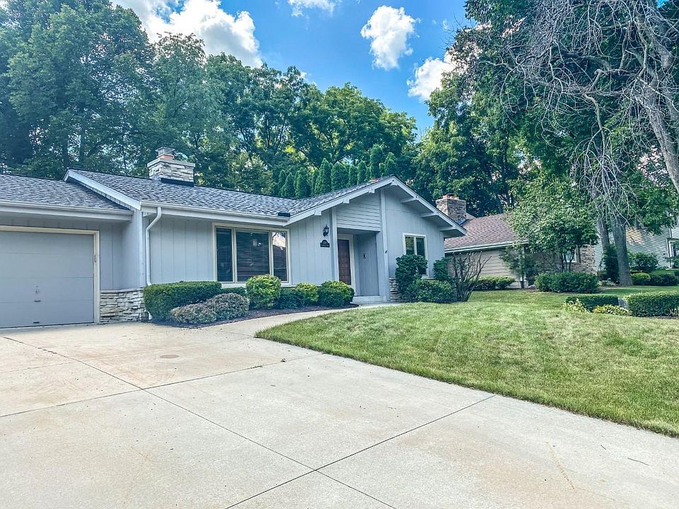 1st image of 12775 W Scarborough Dr