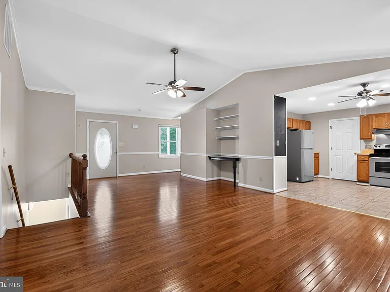 5118 Coach Ct — Photo 6