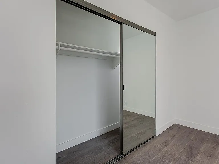 2827 S La Brea Ave #18 — Photo 7