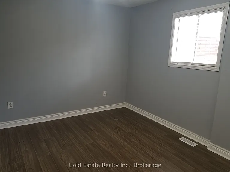 426 Langlois Ave #UPPER — Photo 9