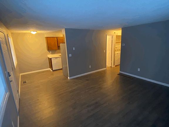 2nd image of 416 E C St #416