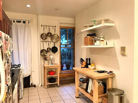 Rented by Rapid Realty Cobble Hill | media 22