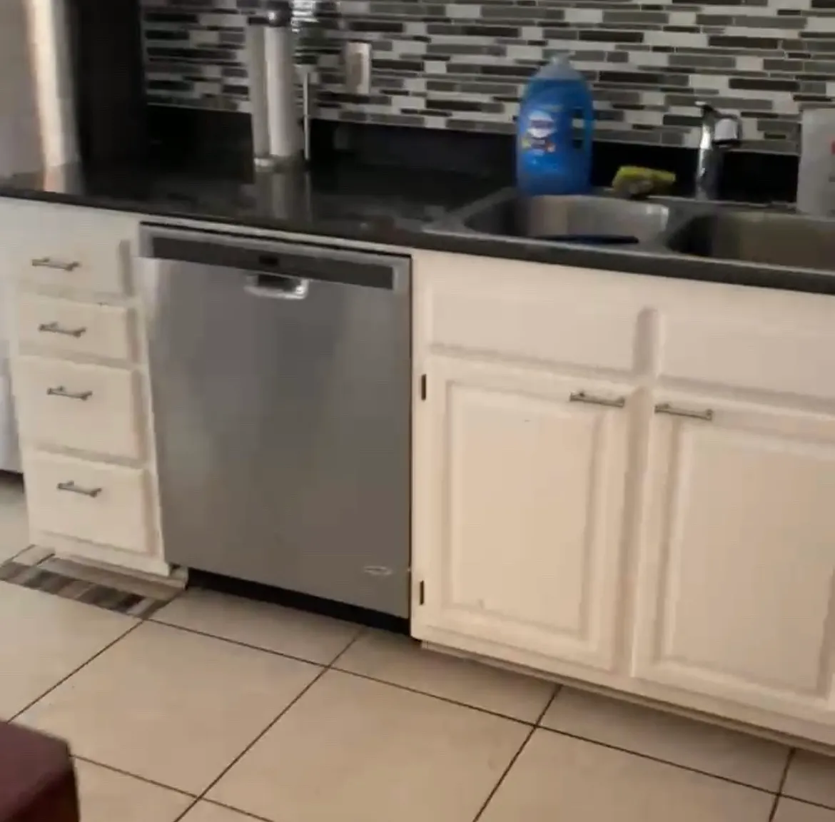 5 bed, 1605 sqft, $3,200 — Photo 2