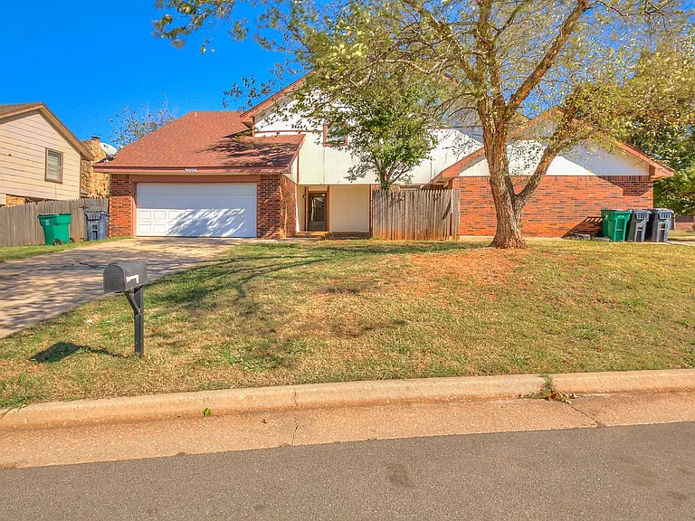 9006 N Rockwell Dr — Photo 6