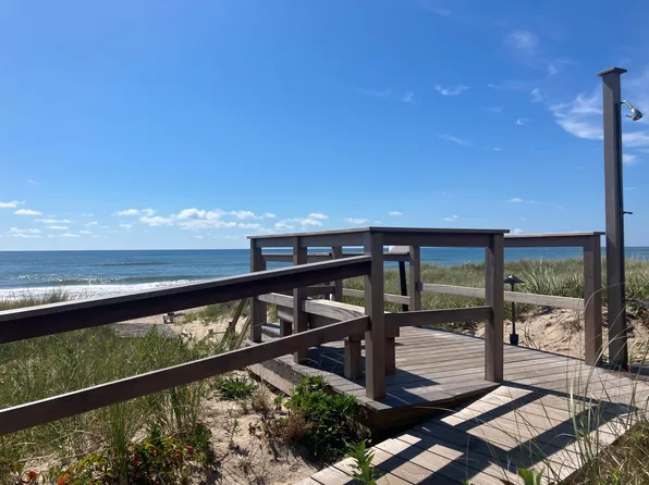 2004 Montauk Hwy Unit 2012, Amagansett, NY 11930