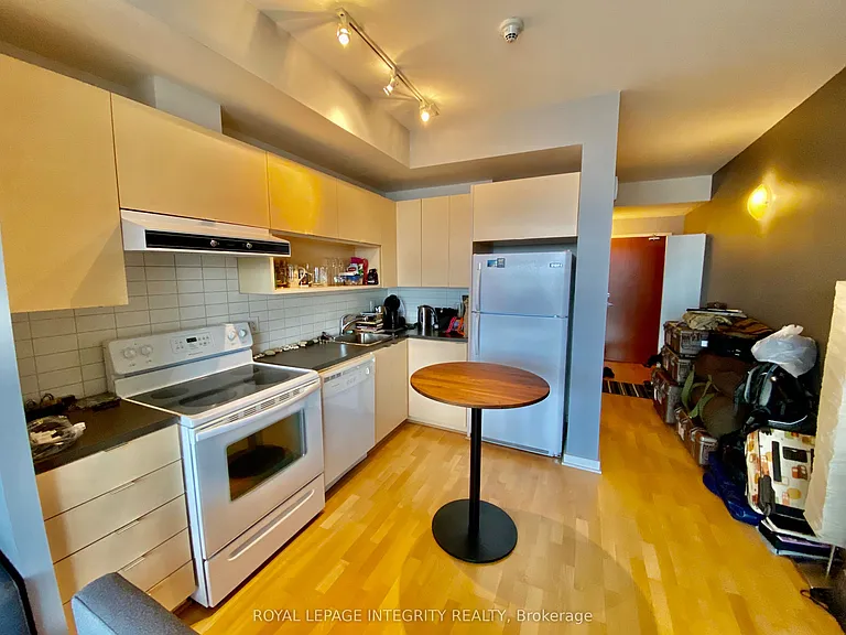 324 Laurier Ave W #1612 — Photo 3