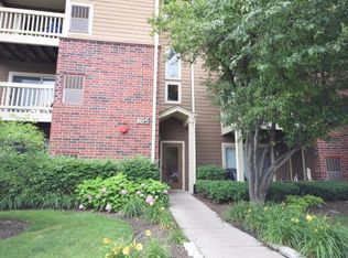105 Glengarry Dr APT 106, Bloomingdale, IL 60108