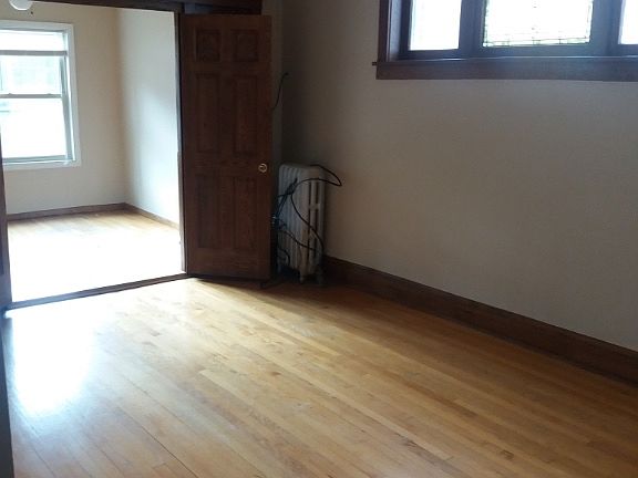 3rd image of 5940 N Broadway St #Ig2nw