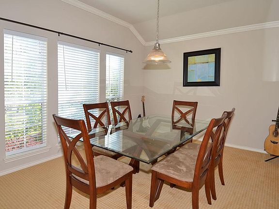 4th image of 26917 Kings Crescent Dr
