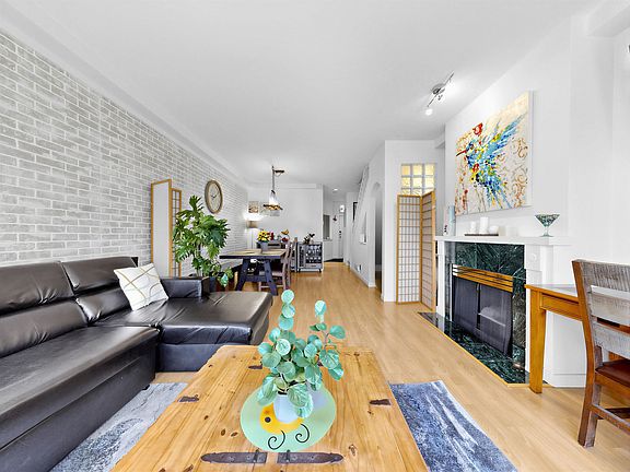 3rd image of 5840 Dover Cres #40